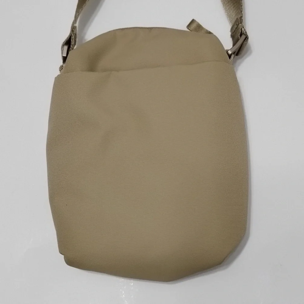 Urth Andesite Camera Crossbody